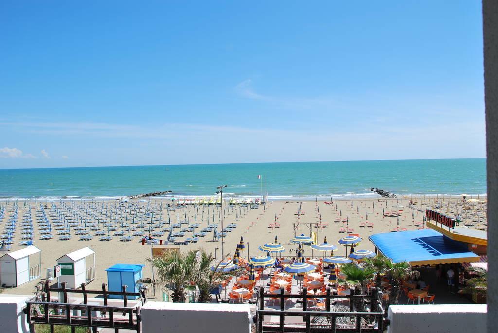 Appartamento Frontemare Azzurra Caorle Exterior photo
